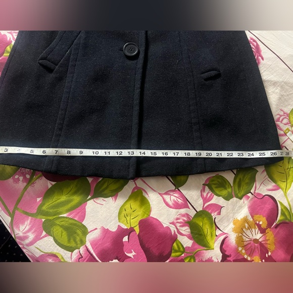 Liz Claiborne wool coat on black - Picture 9 of 10